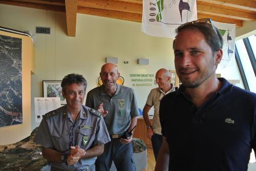 Diego Masiello (coordinatore Centro didattico naturalistico Basovizza), Roberto Valenti (vicecoordinatore Centro didattico naturalistico), Aldo Cavani (direttore Ispettorato agricoltura e foreste Gorizia) e Cristiano Shaurli (assessore regionale Risorse agricole e forestali) – Trieste, Centro didattico naturalistico di Basovizza 14/08/2015